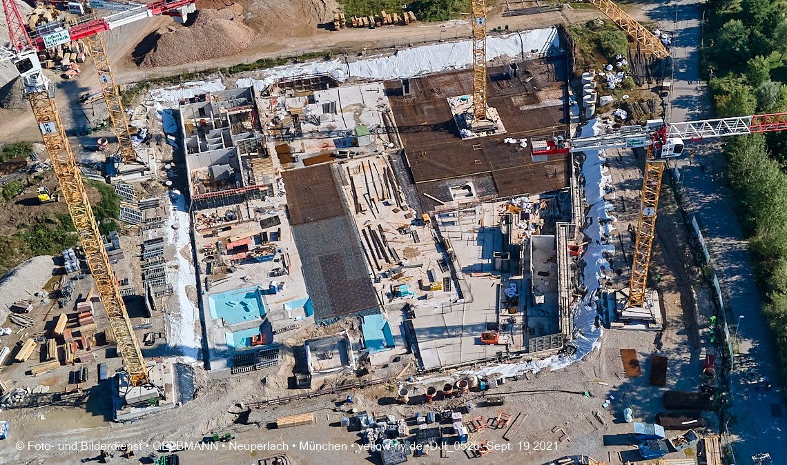 19.09.2021 - Aktuelle Luftbilder aus dem Alexisquartier und Pandion Verde in Neuperlach in München